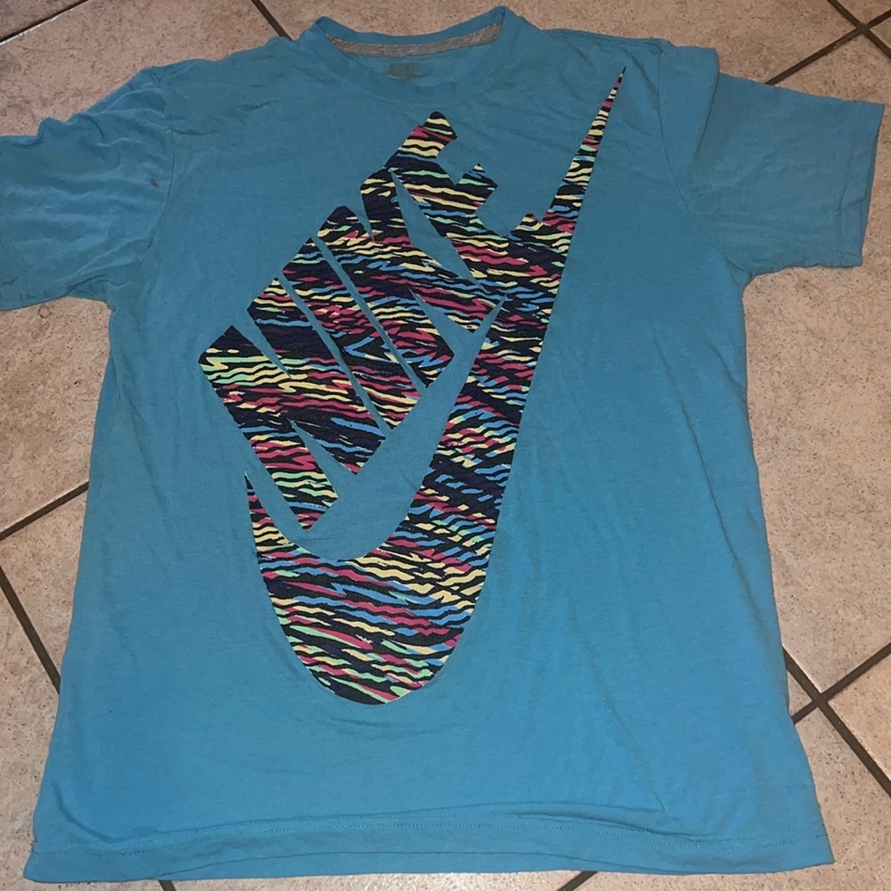 Nike- mens tee shirt -medium